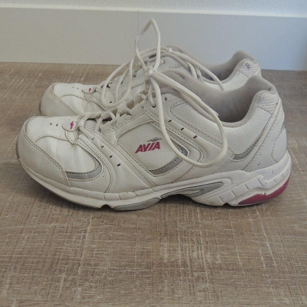 Avia Cantilever athletic shoes